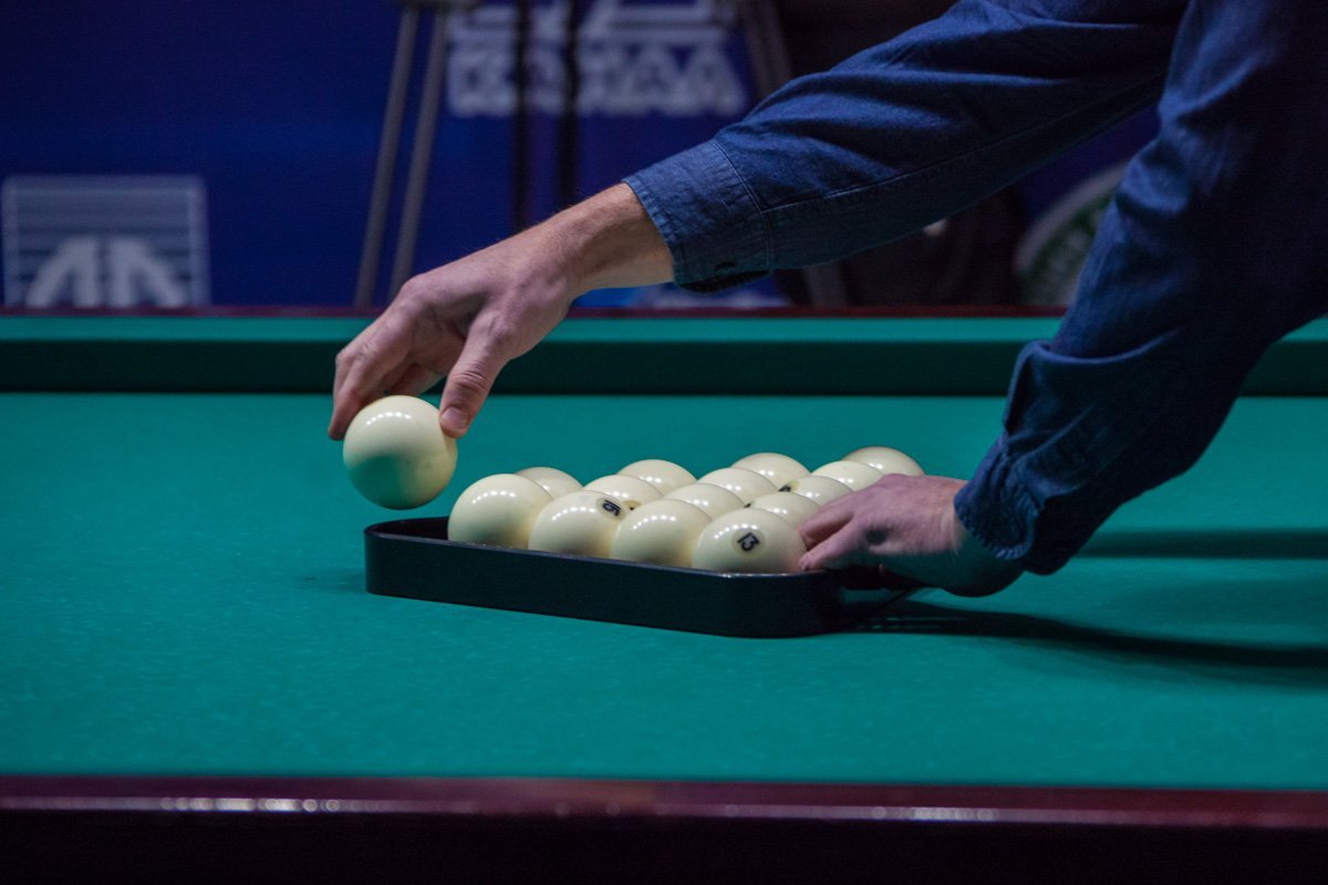 Верхний шар пирамиды всегда ставится на точку