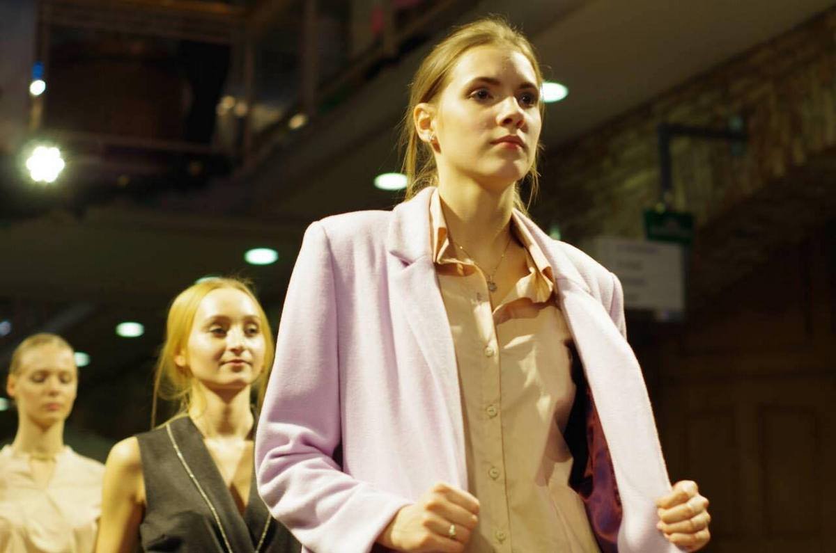 Миссия бренда — сделать женщину уверенной в себе Миссия бренда — сделать женщину уверенной в себе