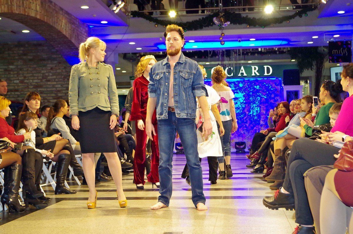 В показе принимали участие дизайнеры из разных уголков Украины В показе принимали участие дизайнеры из разных уголков Украины