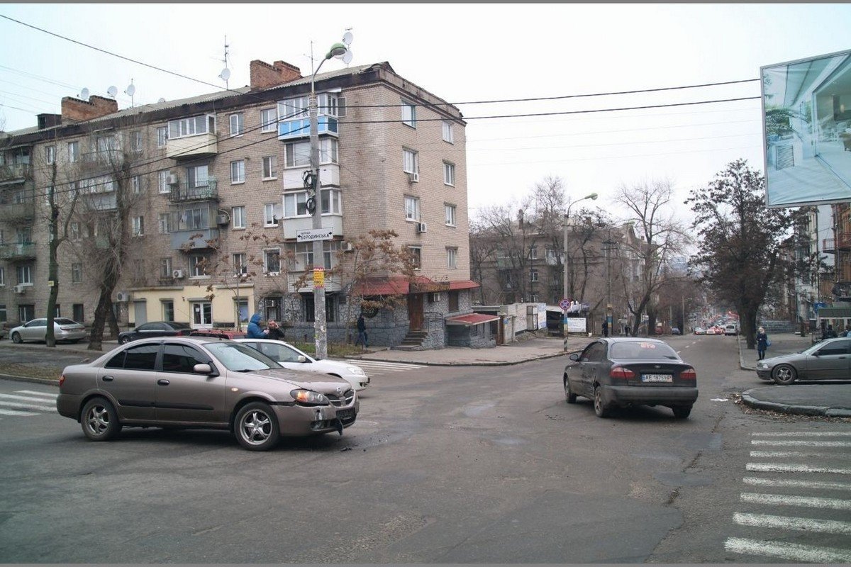 На перекрестке образовалась пробка На перекрестке образовалась пробка