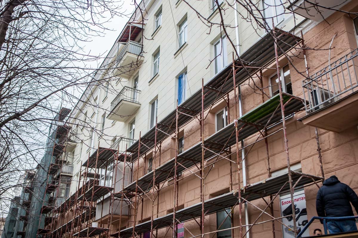 Во время работ демонтировали около 300 кондиционеров с фасадов