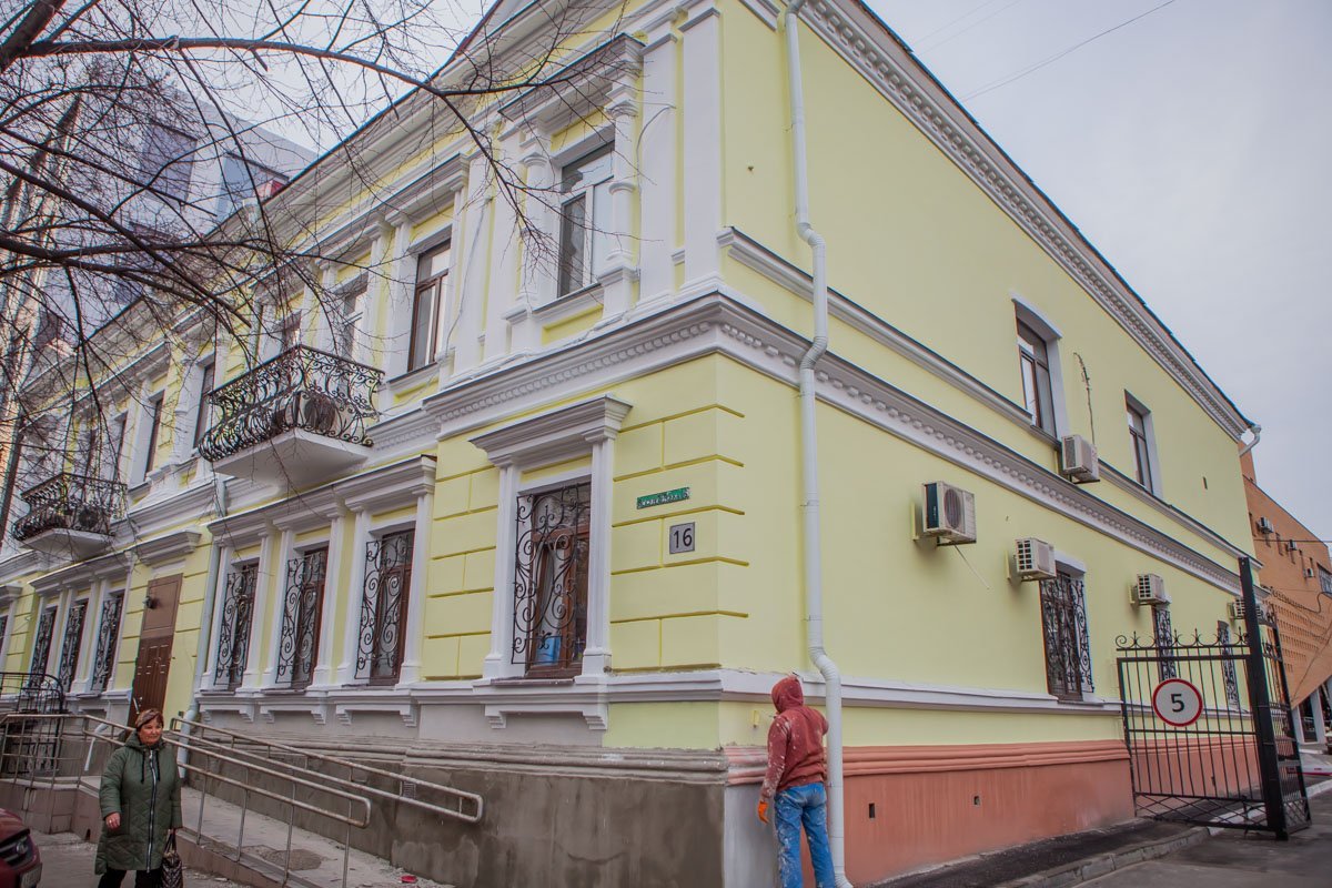 Подсветка и никаких застекленных балконов: как будут выглядеть фасады зданий в центре Днепра 8