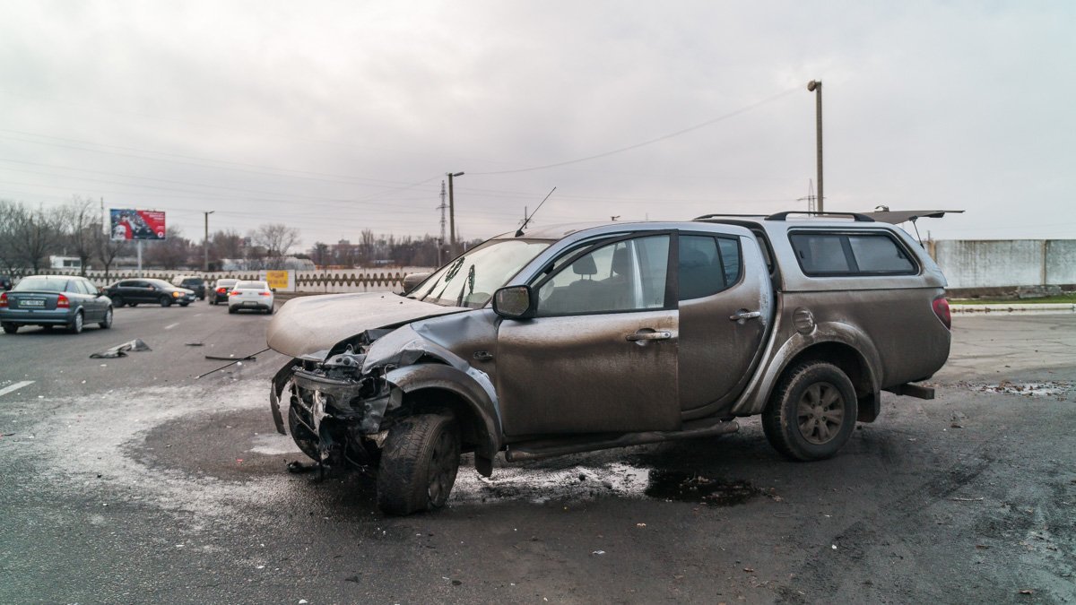 По словам водителей Skoda и Opel, Mitsubishi ехал на большой скорости