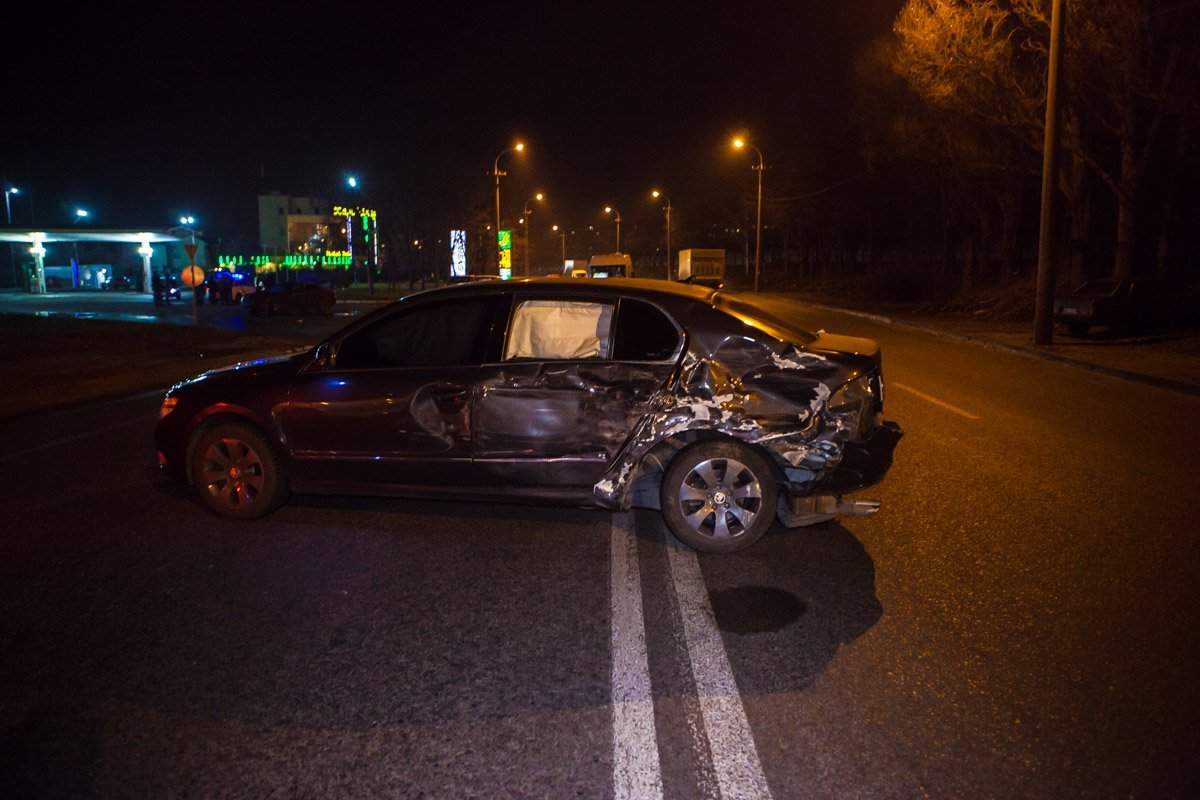 Многочисленные повреждения на Skoda Многочисленные повреждения на Skoda