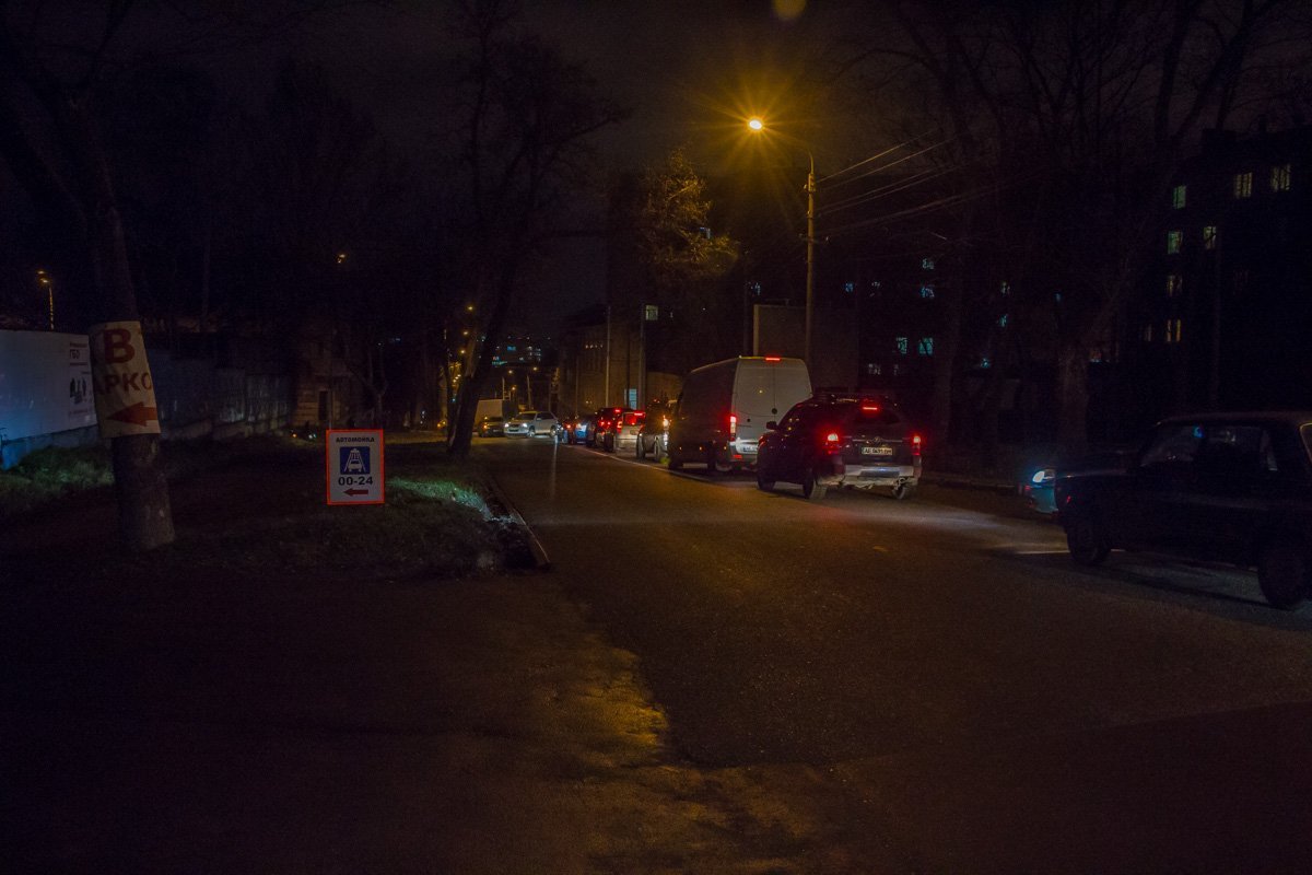 В результате аварии образовалась пробка вдоль улиц Короленко и Бородинской В результате аварии образовалась пробка вдоль улиц Короленко и Бородинской