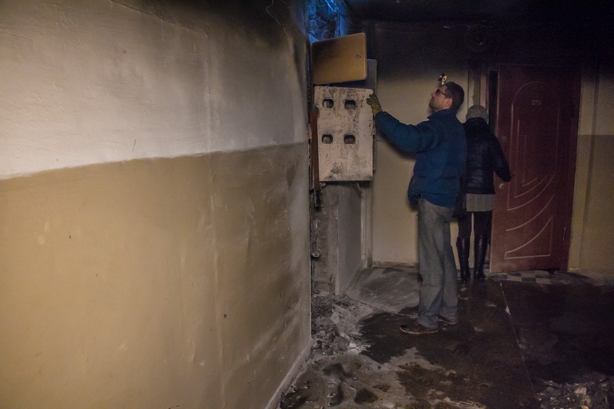 В одном из подъездов на Рабочей, 75, случился пожар В одном из подъездов на Рабочей, 75, случился пожар