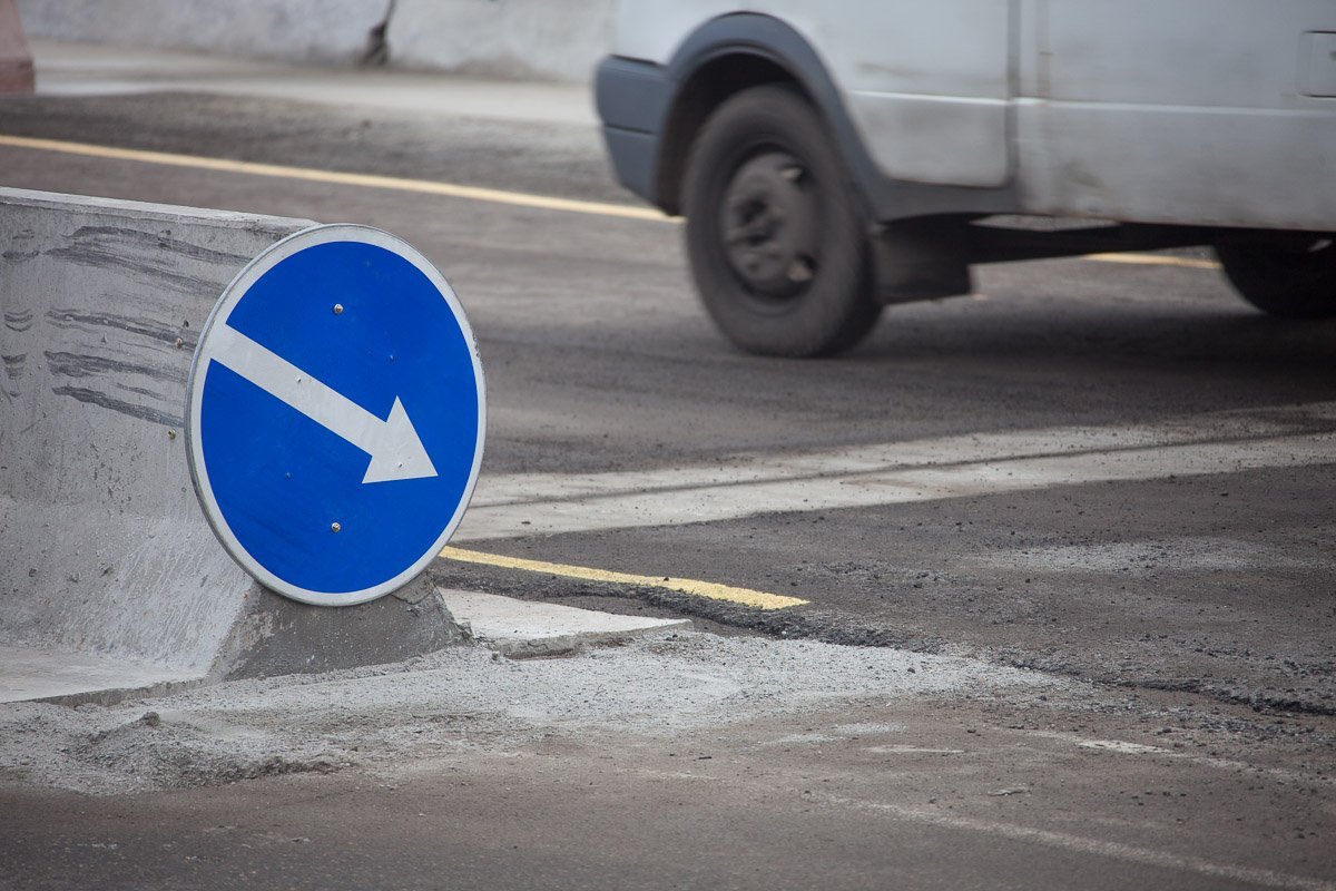 Борис Филатов призывает автомобилистов соблюдать правила ПДД