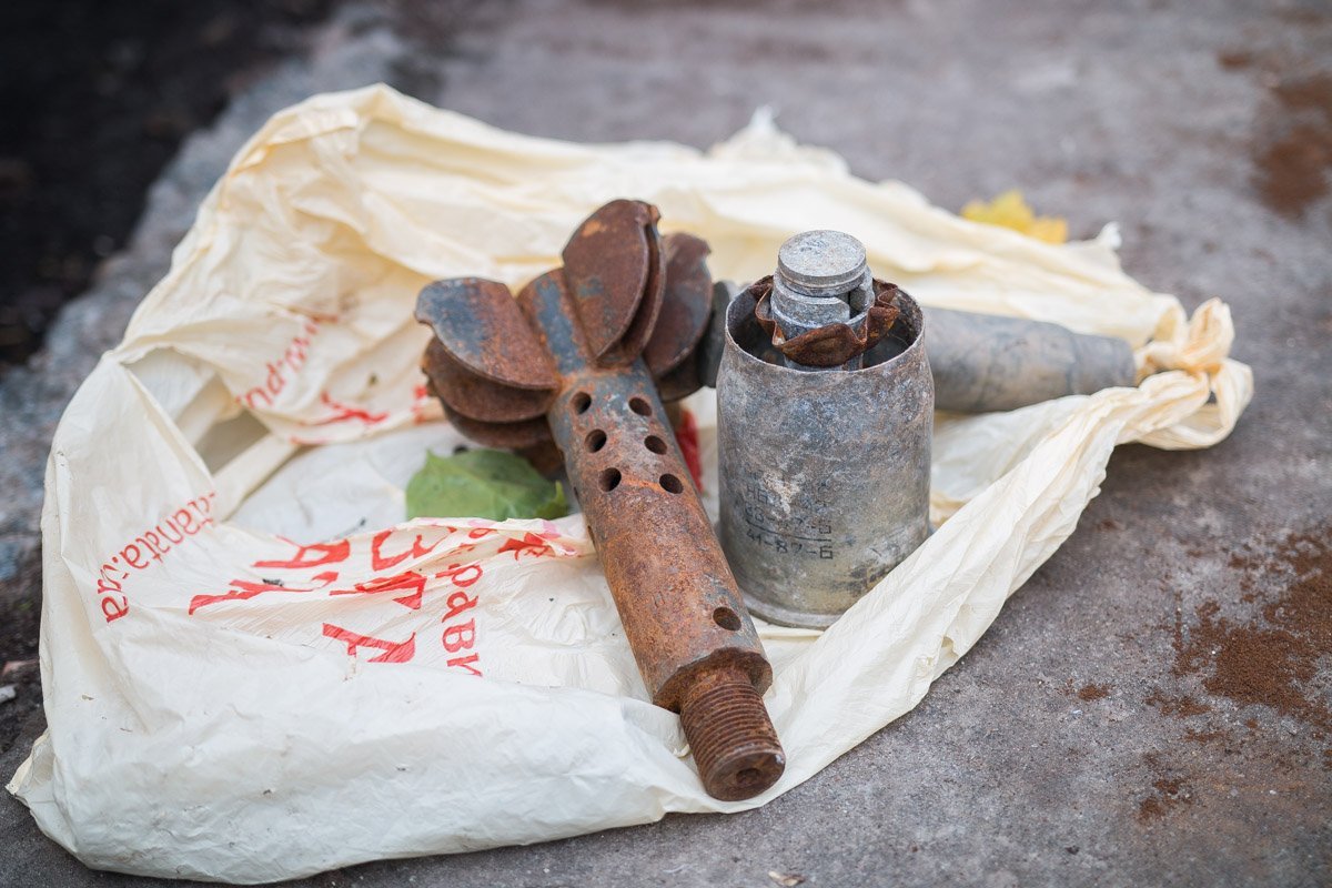 На территории больницы нашли снаряд На территории больницы нашли снаряд