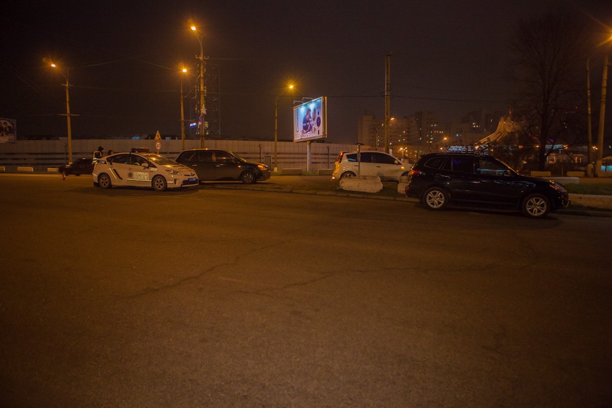 На съезде с Нового моста столкнулись Nissan и Kia