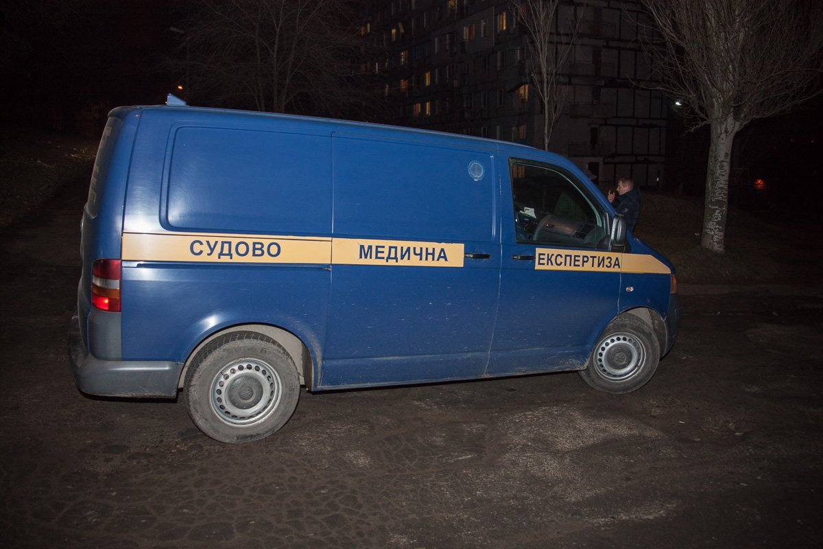 На место происшествия прибыла следственно-оперативная группа