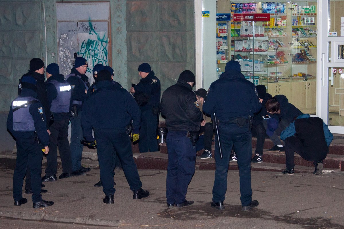Подозреваемые под присмотром полиции Подозреваемые под присмотром полиции