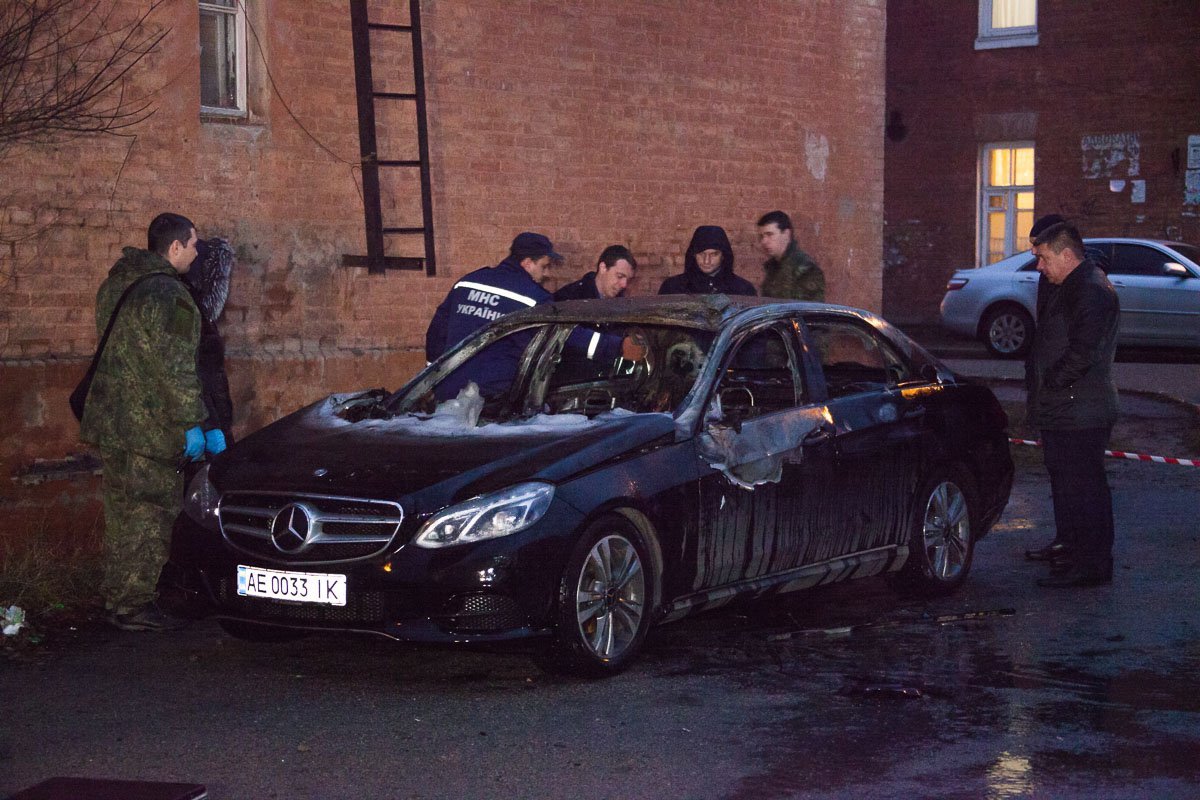 По предварительным данным машину взорвали