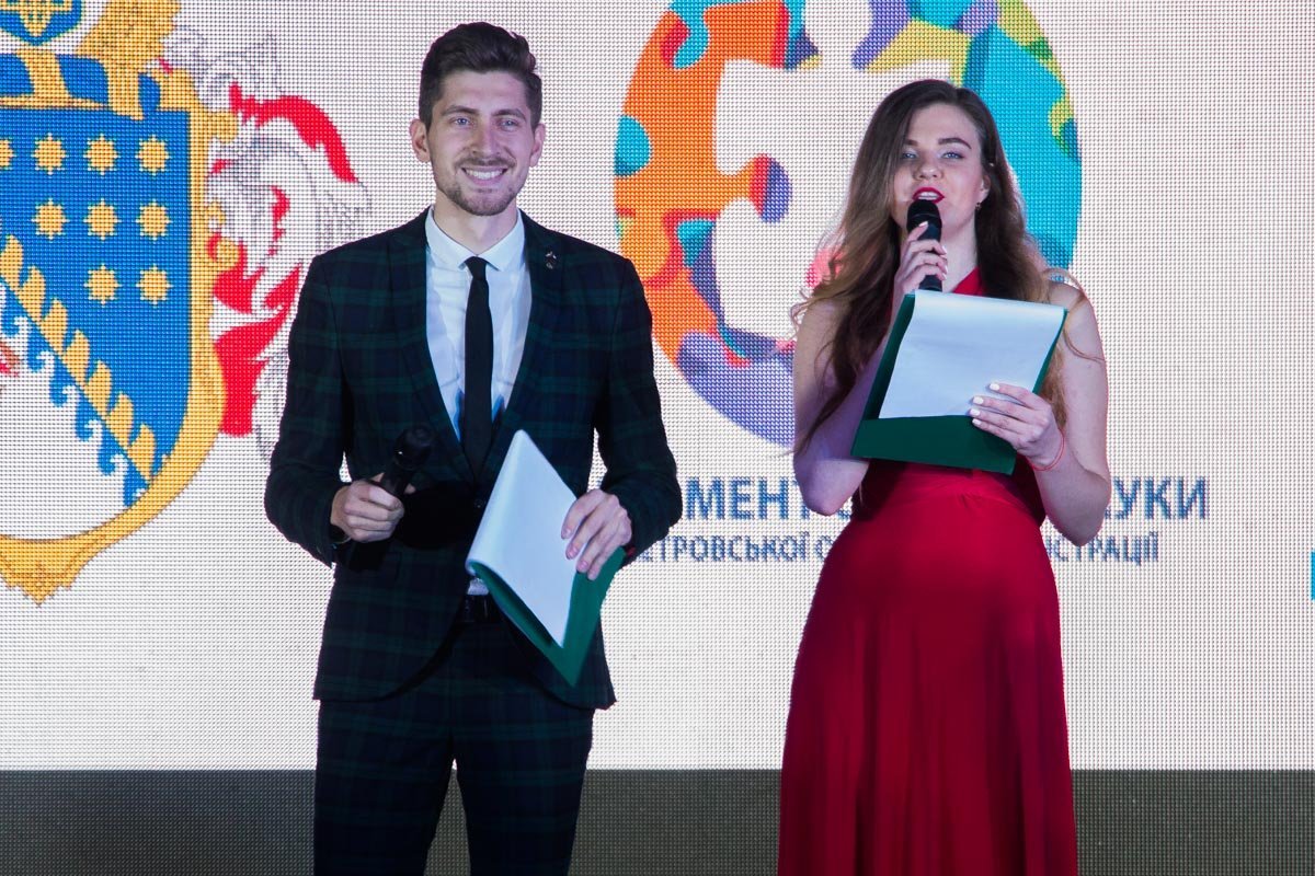 Яркие ведущие этого вечера Яркие ведущие этого вечера