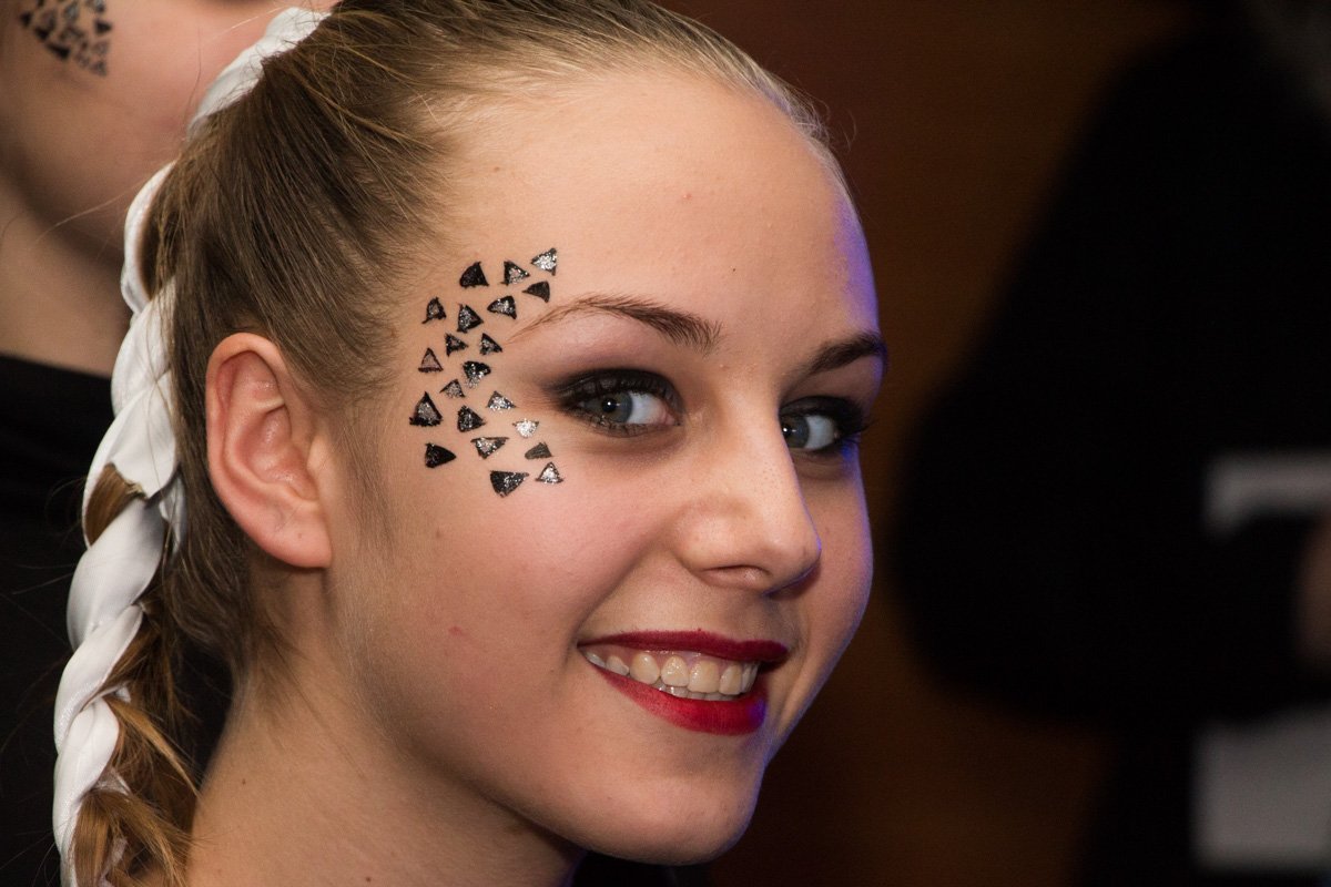 Макияж - очень важная часть образа. А улыбка еще важнее! Макияж - очень важная часть образа. А улыбка еще важнее!