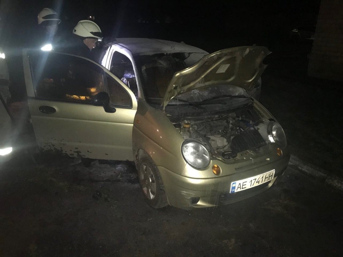 Предварительно, машину подожгли Предварительно, машину подожгли