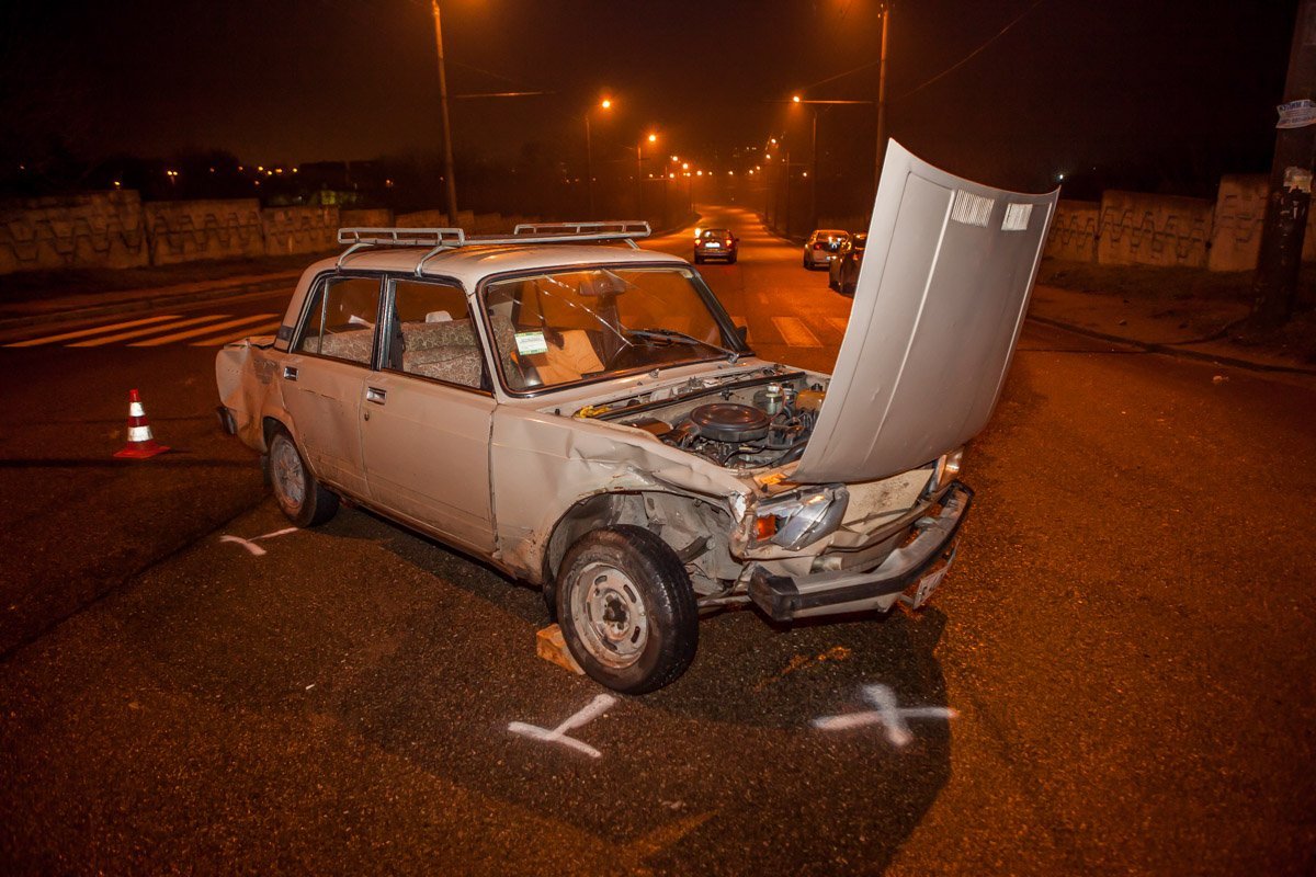 ВАЗ 2105 не уступил дорогу другому авто ВАЗ 2105 не уступил дорогу другому авто