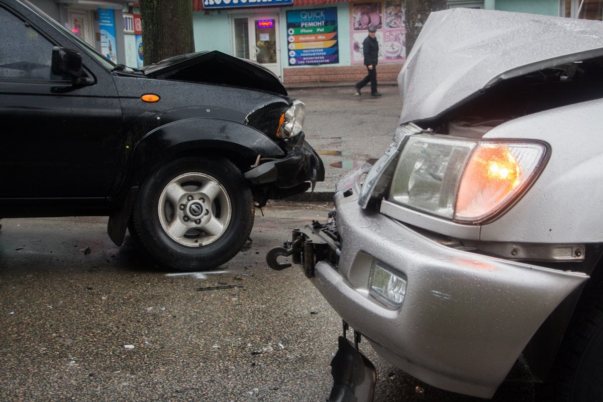 Повреждения автомобилей