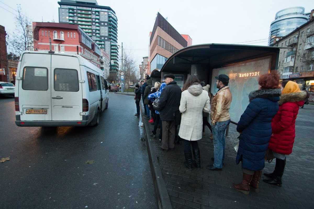 Ежедневные очереди в общественный транспорт
