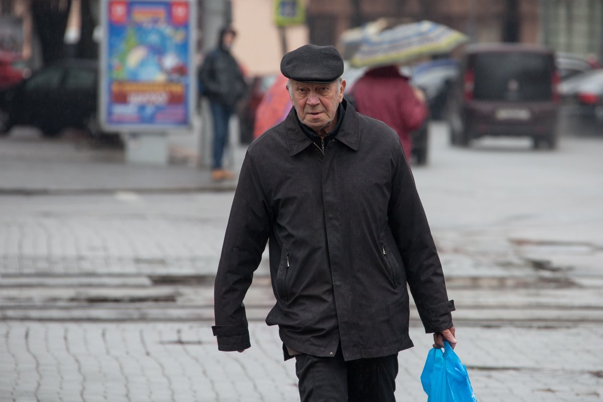Если ты сейчас не опустишь фотоаппарат, я сам тебя сфоткаю