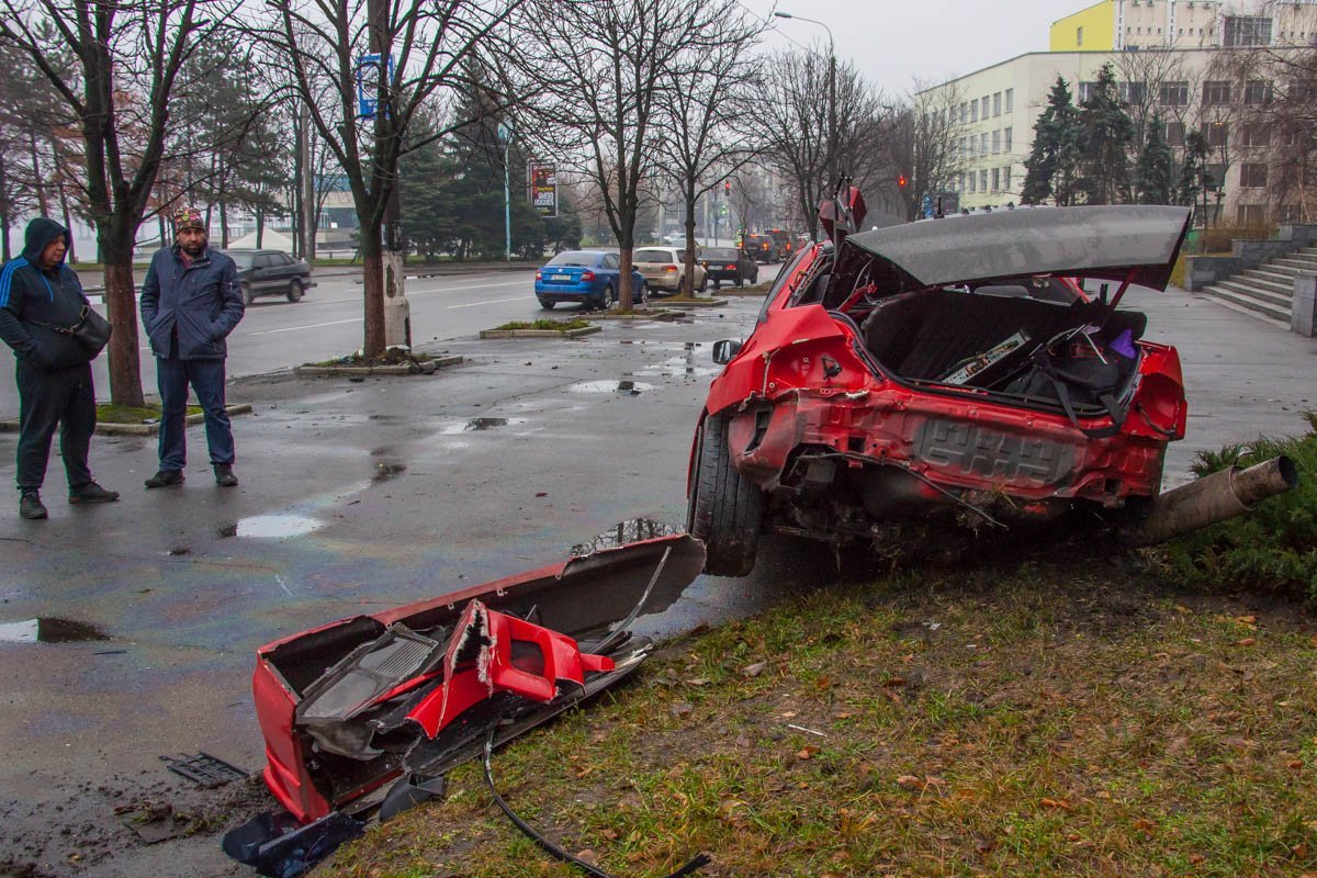 Вдали видно то самое отсутствующее дерево