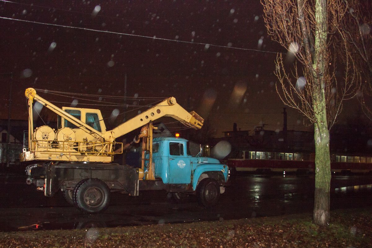 На месте работала аварийная бригада