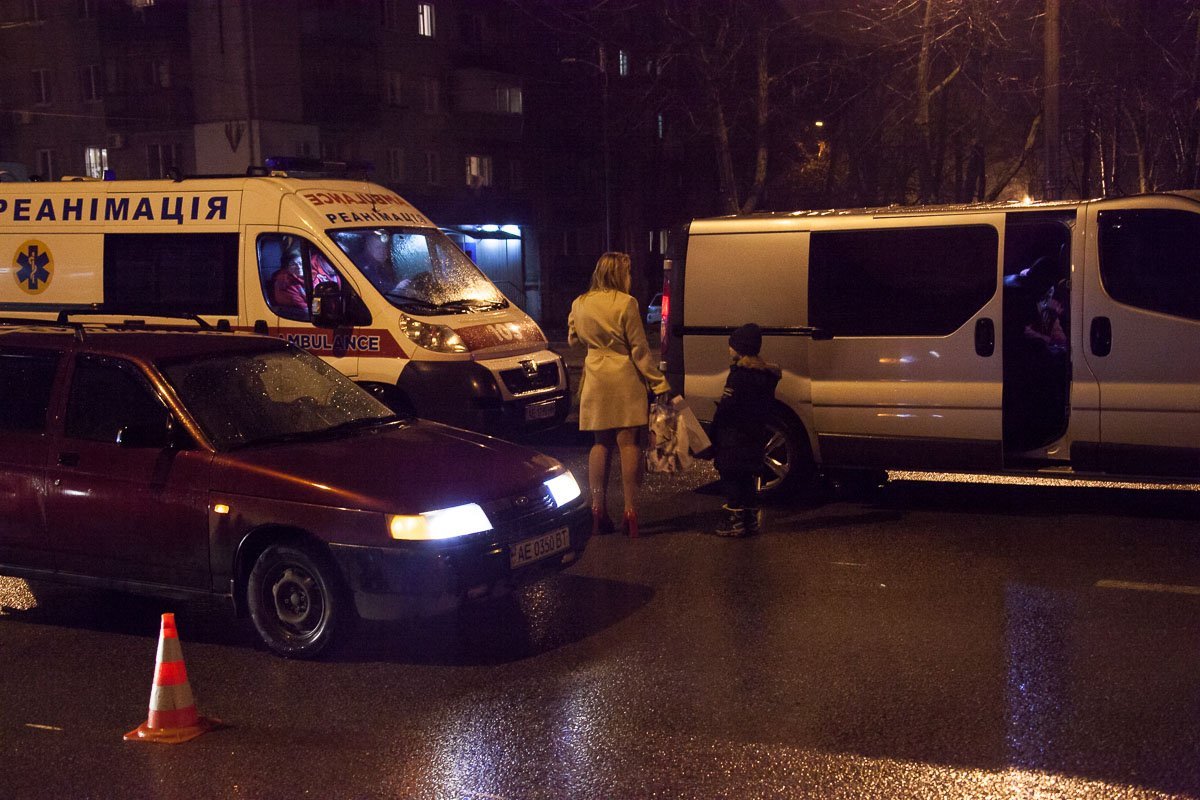 В салоне Renault в момент аварии находились двое детей В салоне Renault в момент аварии находились двое детей