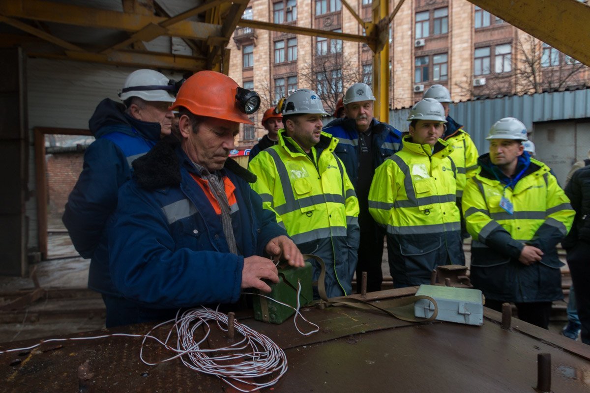 Подготовка к взрыву Подготовка к взрыву