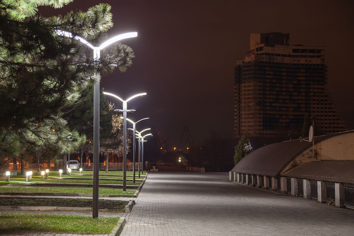 Спокойная мелодия ночи под шум прибоя Спокойная мелодия ночи под шум прибоя