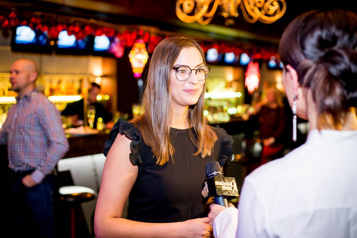 В Днепре показали первый OLED, с которым можно поговорить 2