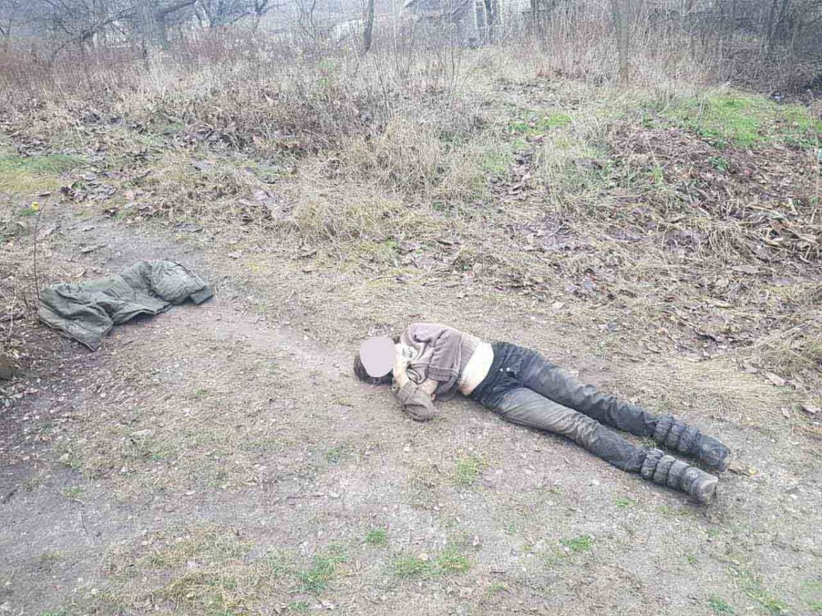 Тело женщины нашли в поселке Таромское Тело женщины нашли в поселке Таромское