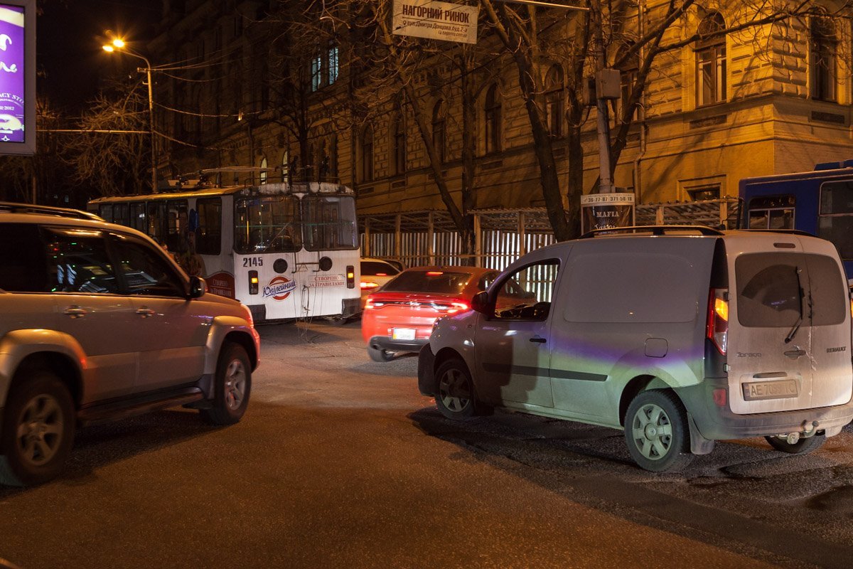 ДТП на проспекте Яворницкого ДТП на проспекте Яворницкого