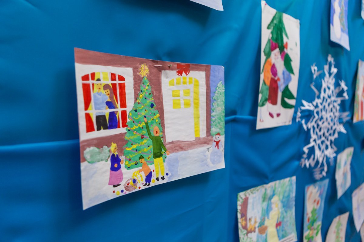 Дети рисовали свое виденье праздника