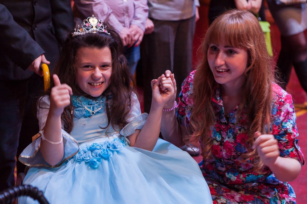 Участники тщательно продумывают наряды каждый год Участники тщательно продумывают наряды каждый год