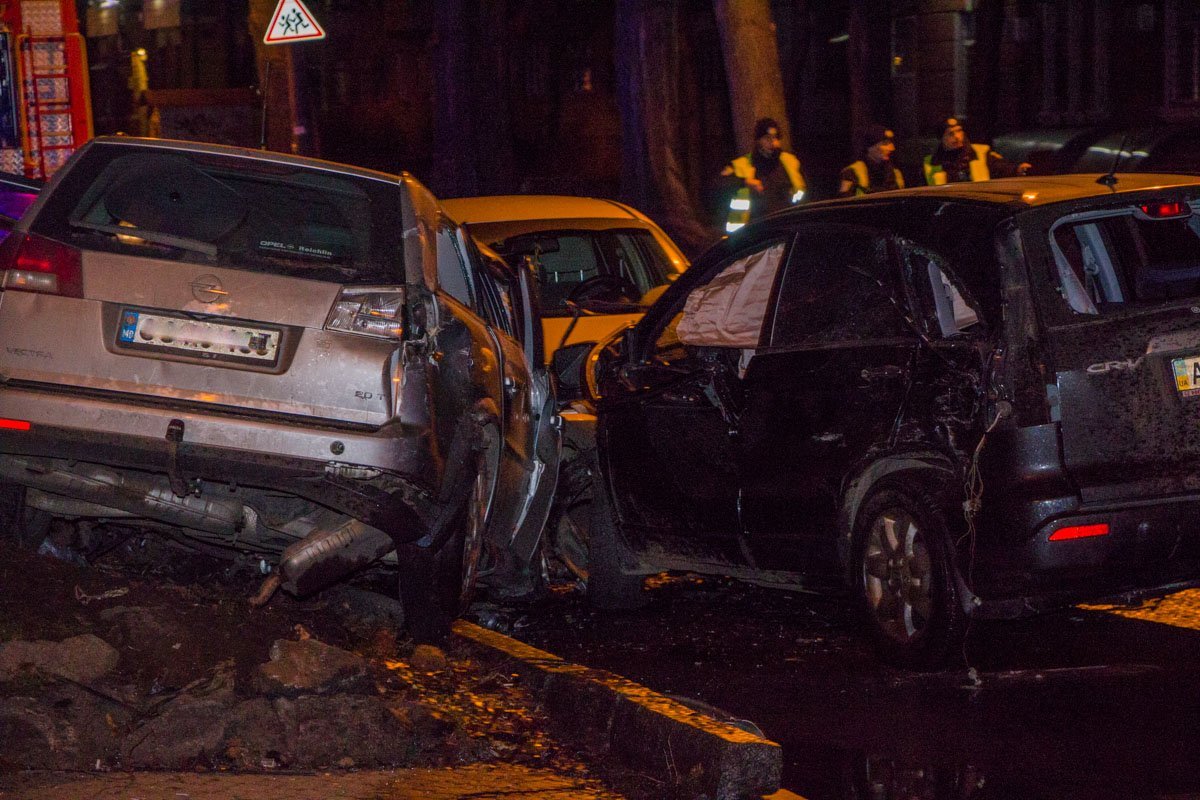 Все автомобили сильно повреждены