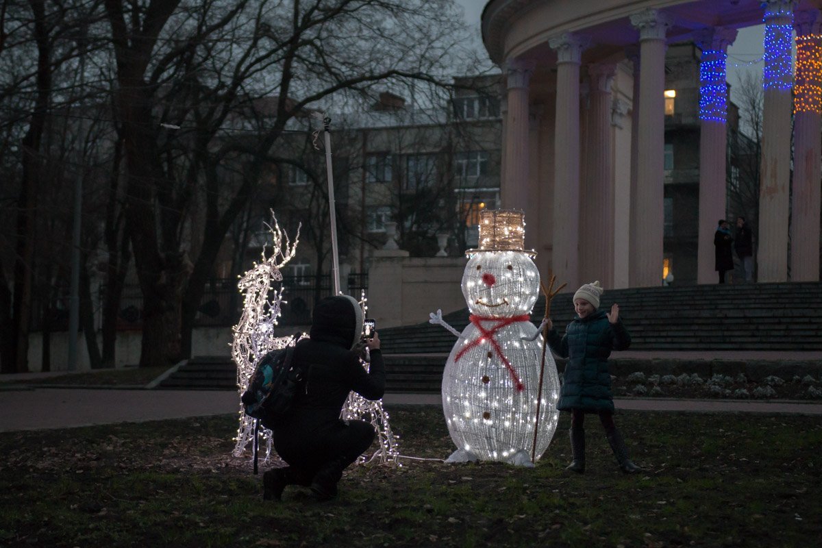 Новогодняя атмосфера подстегивает сделать селфи Новогодняя атмосфера подстегивает сделать селфи