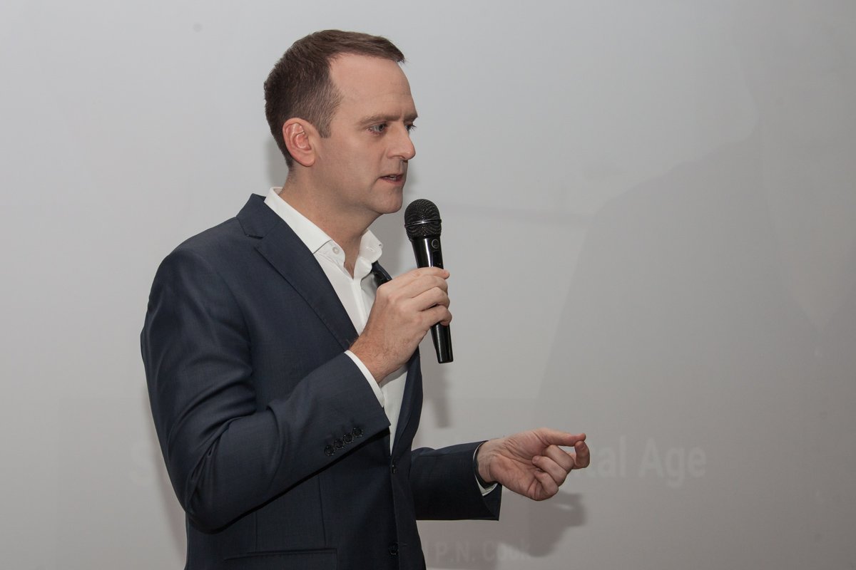 В Днепре выступил известный эксперт по маркетингу Samuel Cook 4