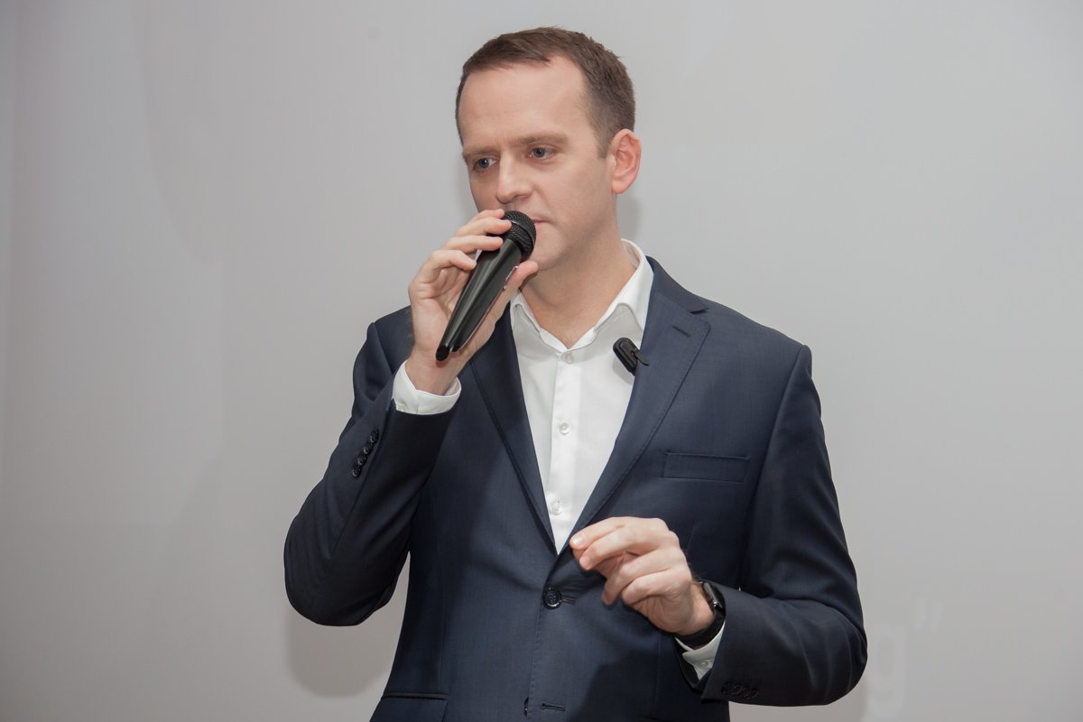 В Днепре выступил известный эксперт по маркетингу Samuel Cook 12