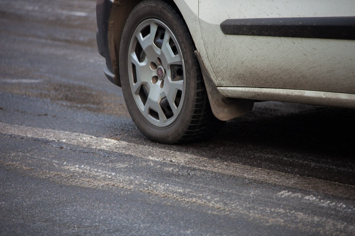 Полиция призывает автомобилистов сменить резину на зимнюю Полиция призывает автомобилистов сменить резину на зимнюю