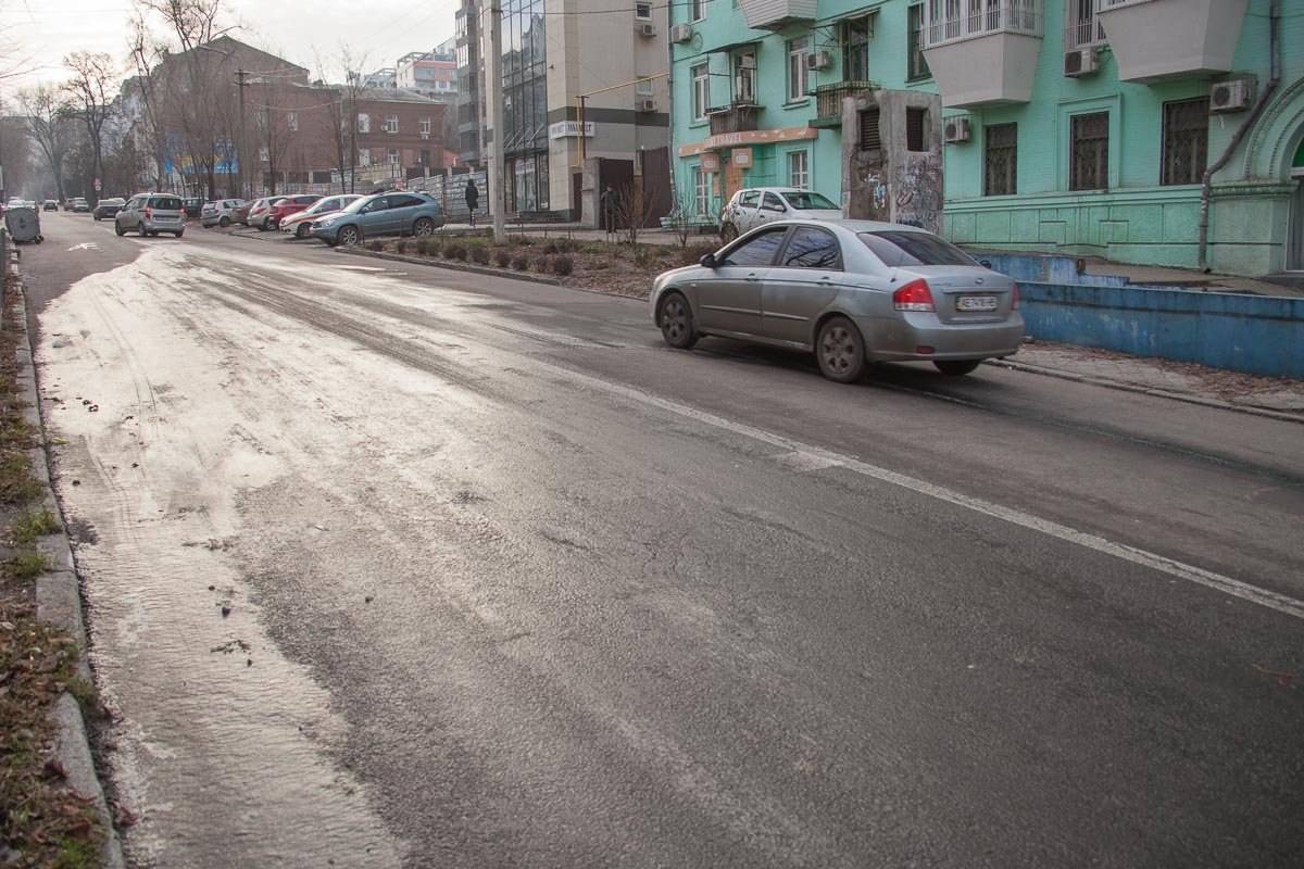 В Днепр добрался гололед В Днепр добрался гололед