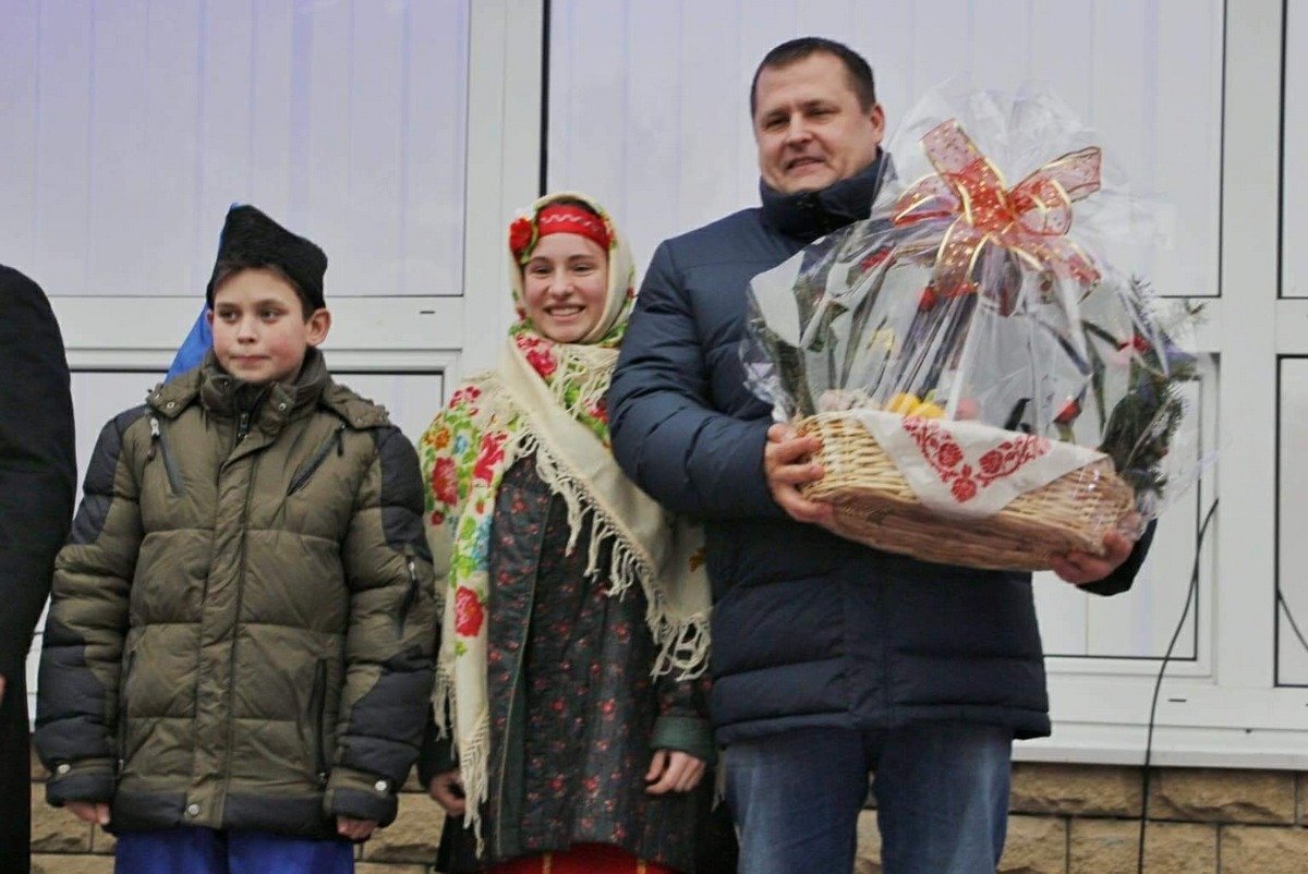 В разных районах Днепра прошли предновогодние праздники с участием Бориса Филатова 4
