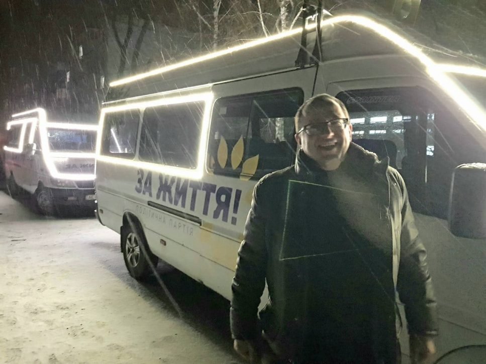 В Днепре Дед Мороз пошел по дворам 2