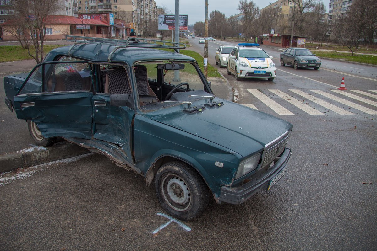 На месте происшествия работала патрульная полиция и скорая помощь