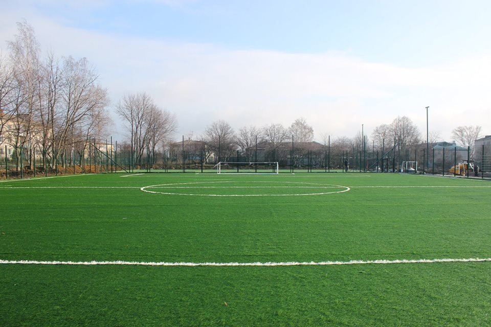 Рядом с Солонянской опорной школой возводят спортивный стадион