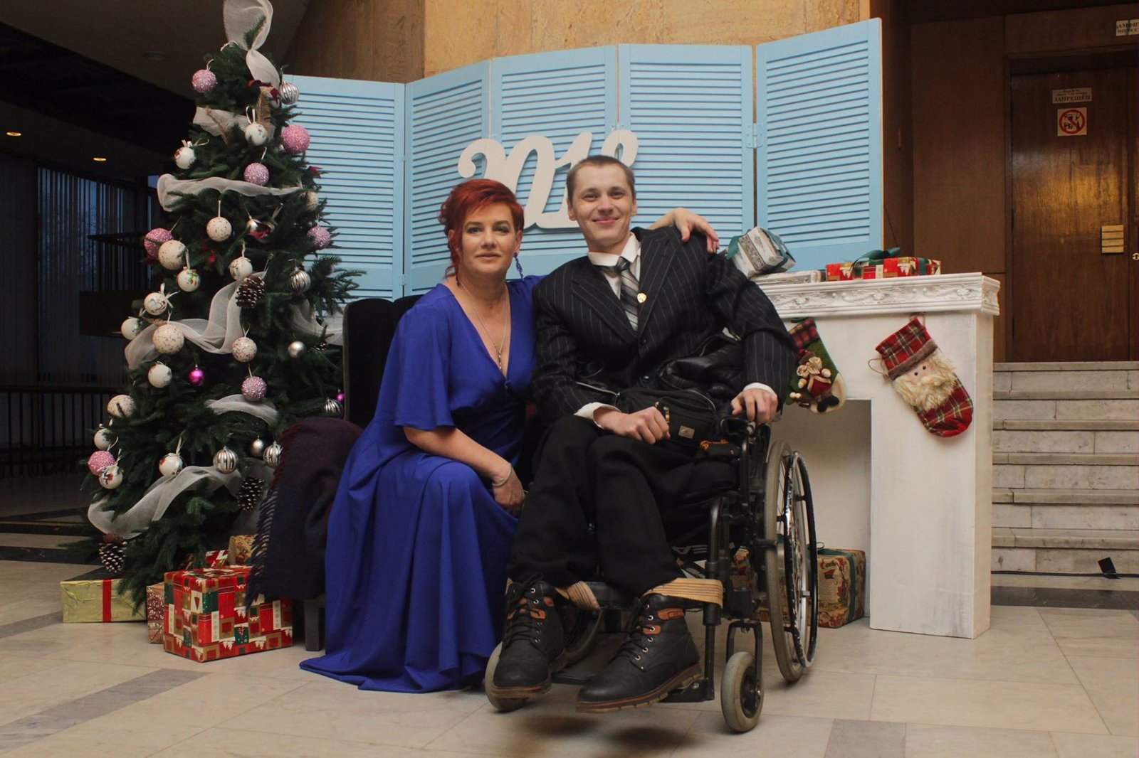 Атмосферу бала, помимо музыки, дополнили изысканные платья и костюмы Атмосферу бала, помимо музыки, дополнили изысканные платья и костюмы