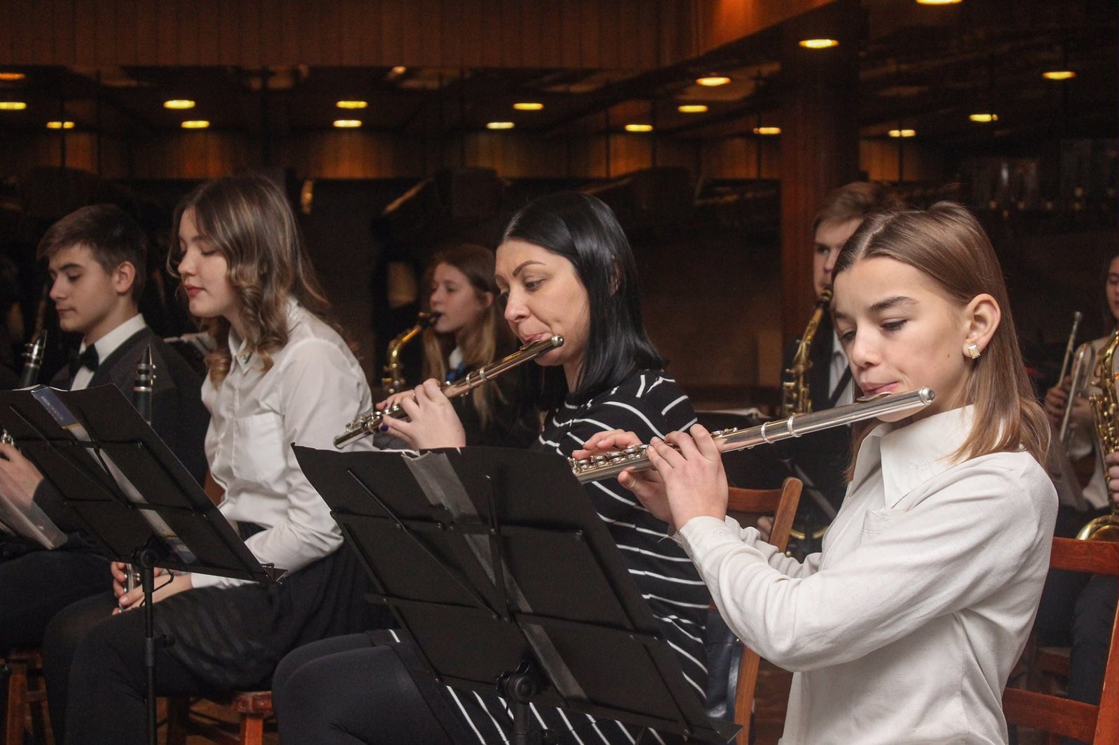 Вечер прошел в сопровождении живой музыки Вечер прошел в сопровождении живой музыки