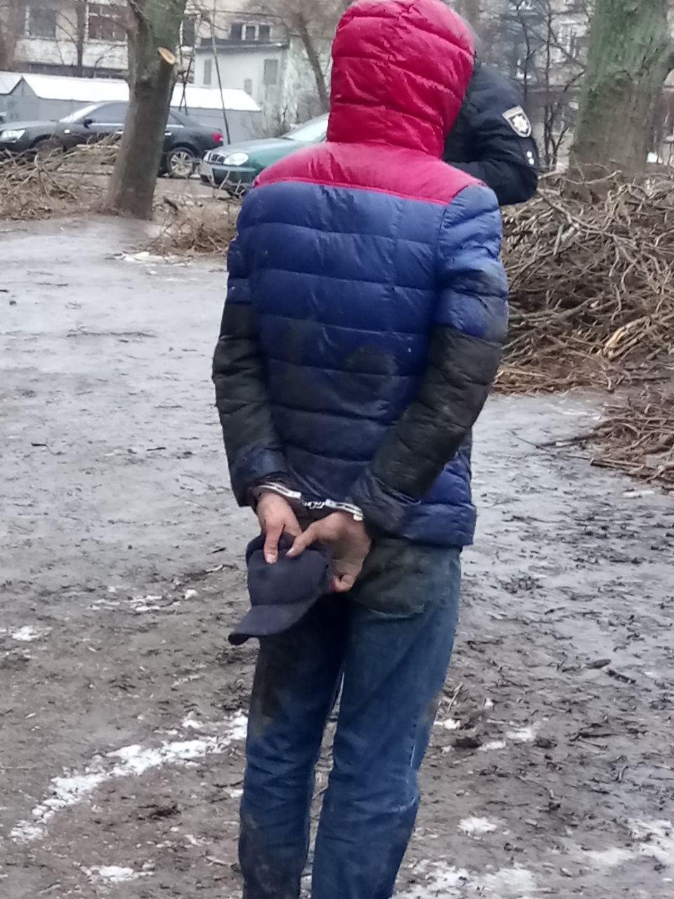 Мужчину, который стрелял, задержали сотрудники полиции