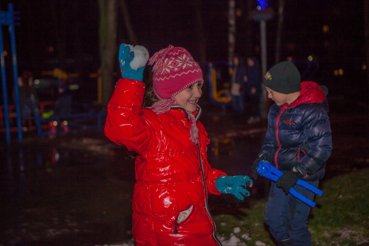 И играли в снежки И играли в снежки