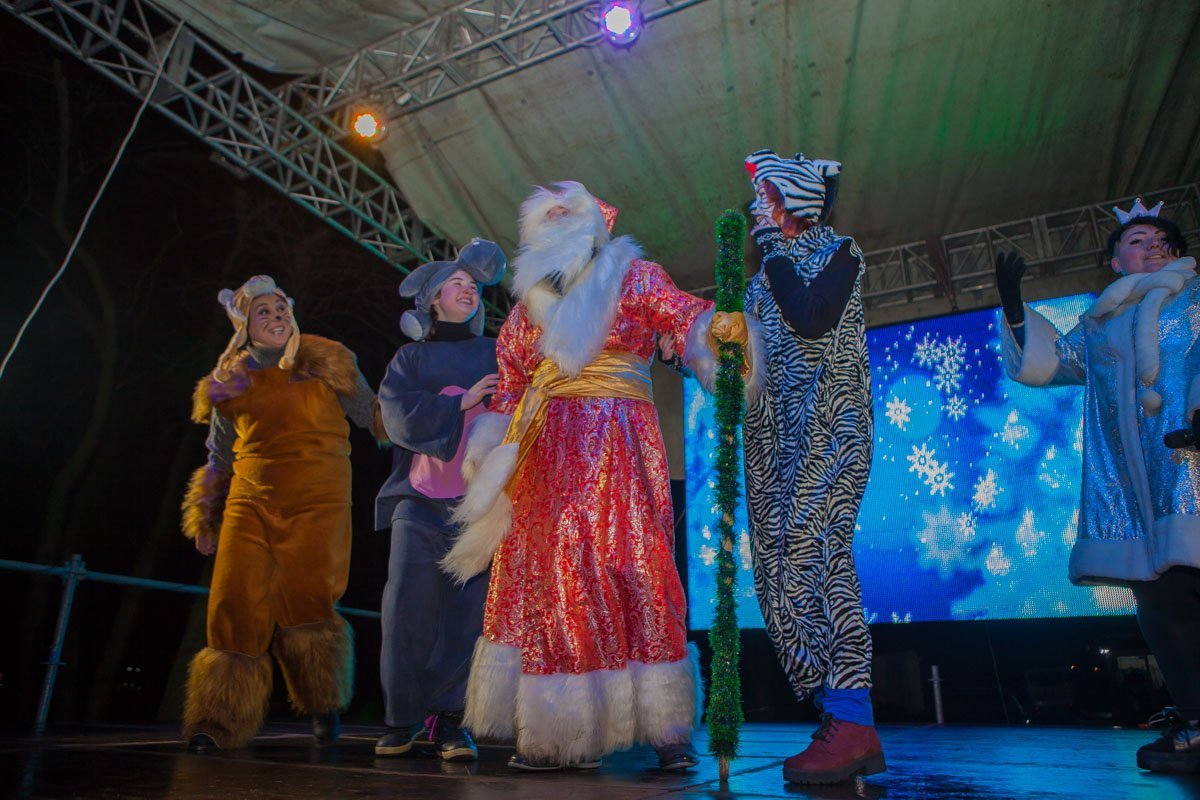 Дед Мороз — главный сказочный персонаж на празднике Нового года Дед Мороз — главный сказочный персонаж на празднике Нового года