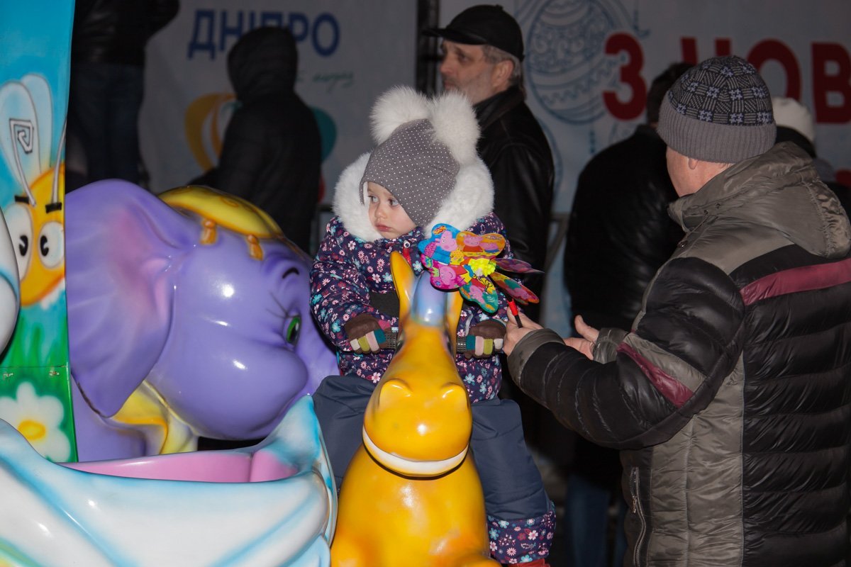 Даже на ненастоящей лошадке весело Даже на ненастоящей лошадке весело