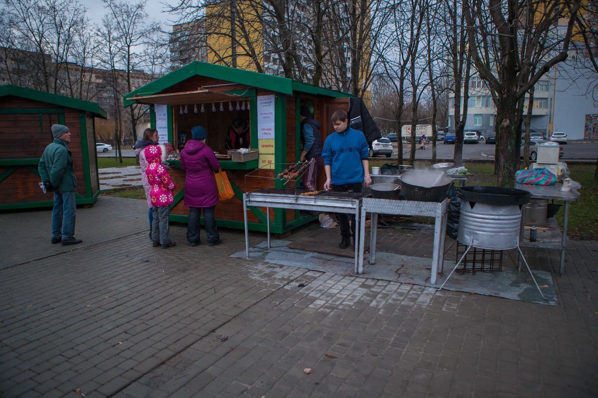 Уличная еда и глинтвейн